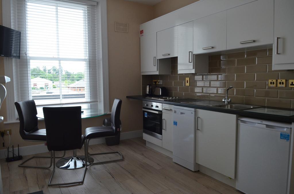 Blessings Studio Apartments Cootehill Ngoại thất bức ảnh